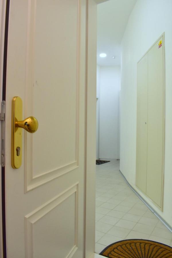Lovely Apartment In Center Prága Kültér fotó